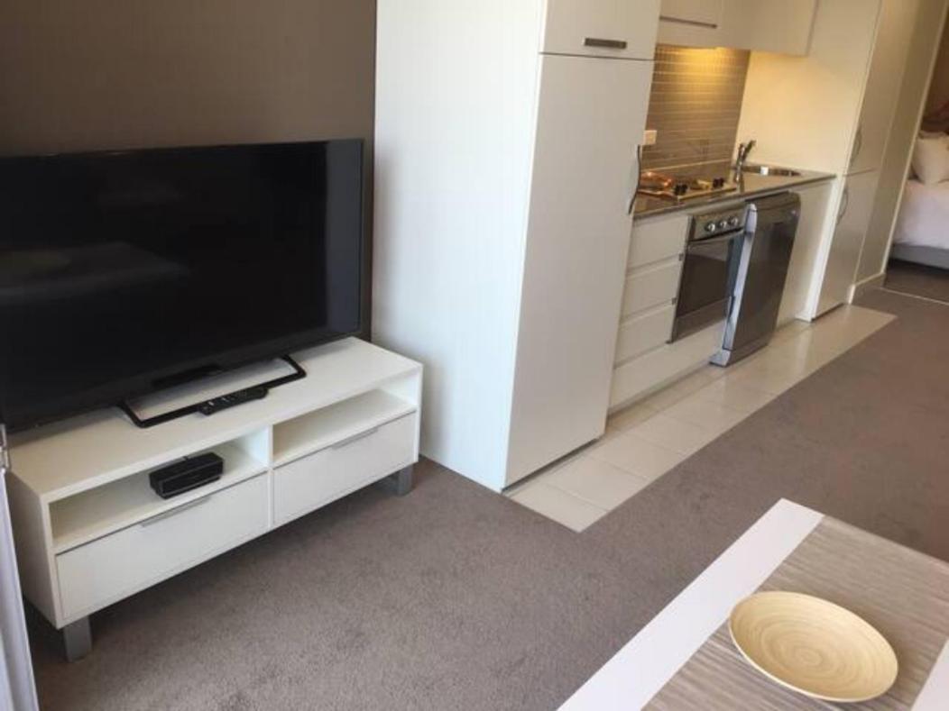 Beachside Luxury Apartments One & Two Bedroom In Beachfront Oaks Pier Building Glenelg Extérieur photo