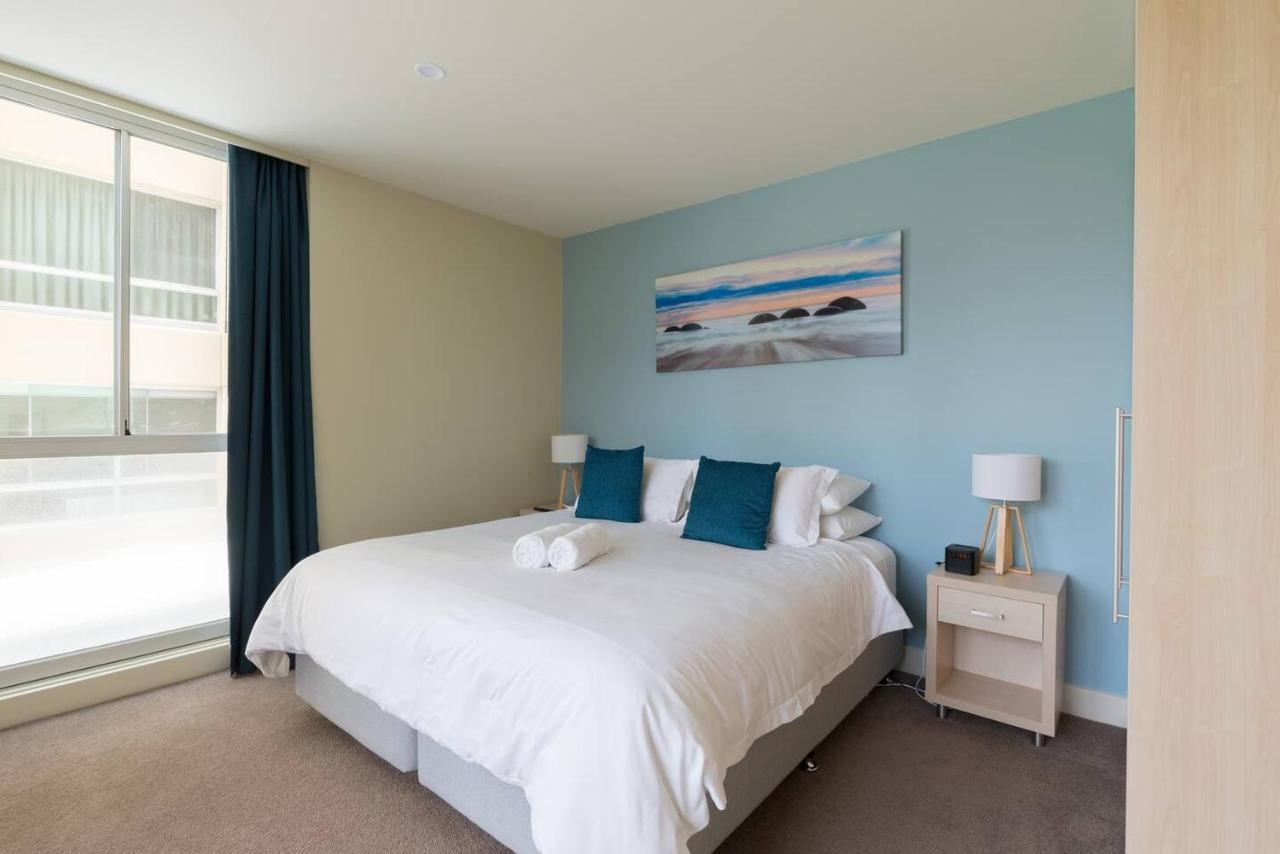 Beachside Luxury Apartments One & Two Bedroom In Beachfront Oaks Pier Building Glenelg Extérieur photo