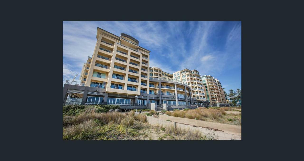 Beachside Luxury Apartments One & Two Bedroom In Beachfront Oaks Pier Building Glenelg Extérieur photo